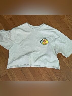 Bass Pro Shops beige Cropped T-Shirt